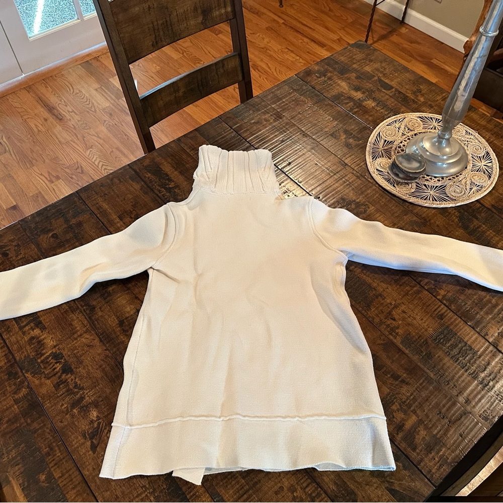 White Double-Breasted Sweater - Picture 2 of 3